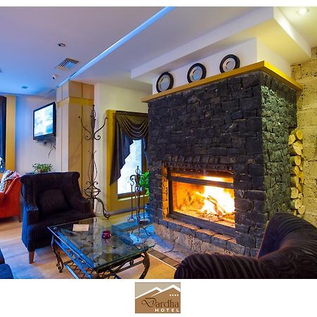 Hotel Dardha ภายนอก รูปภาพ