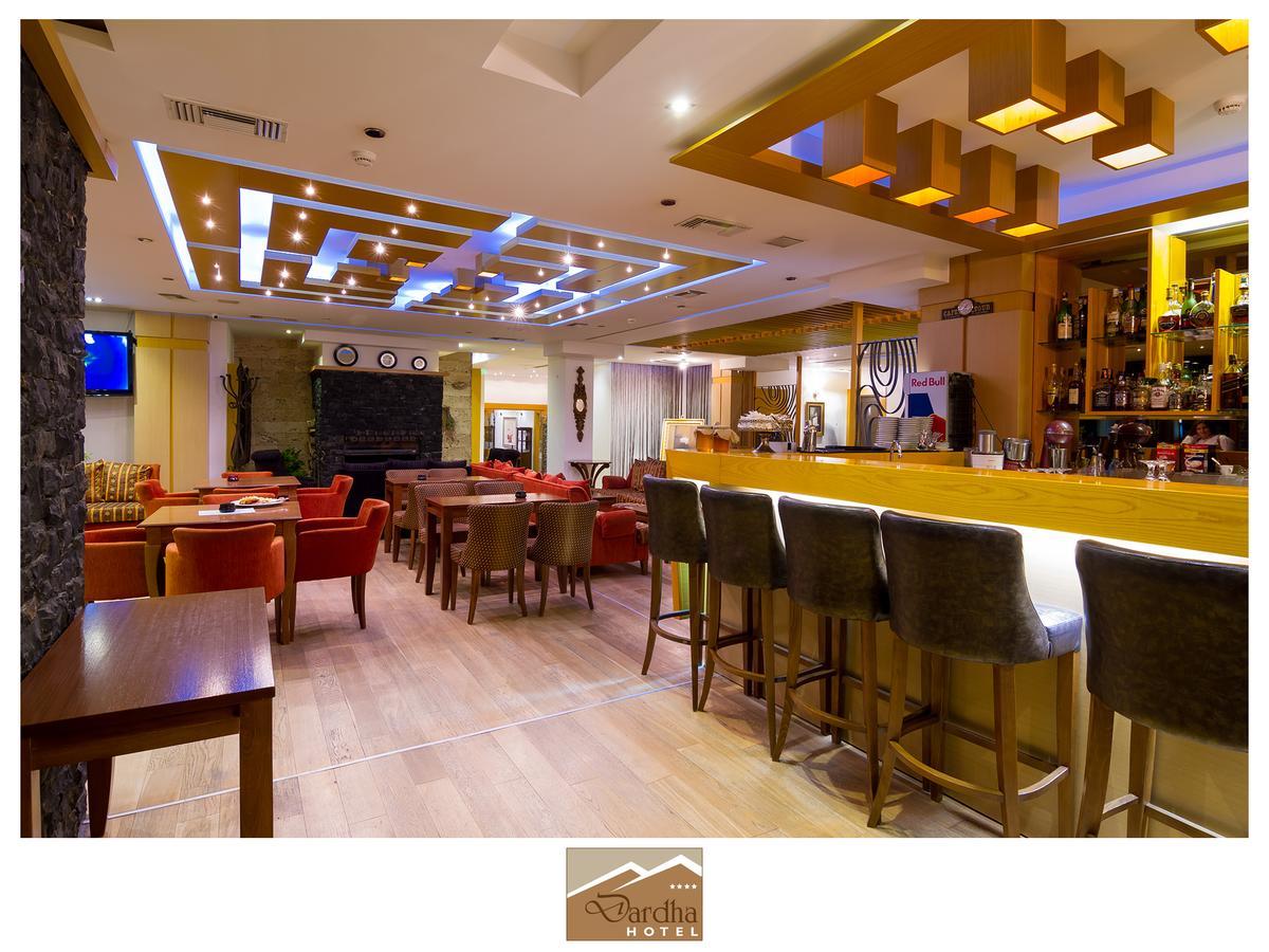 Hotel Dardha ภายนอก รูปภาพ