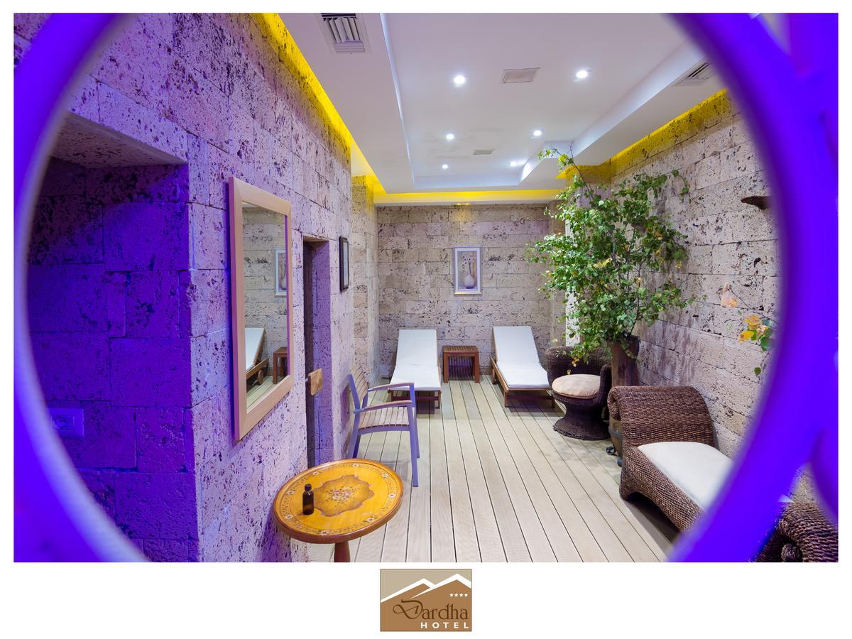Hotel Dardha ภายนอก รูปภาพ