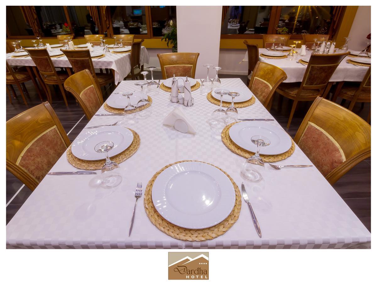 Hotel Dardha ภายนอก รูปภาพ